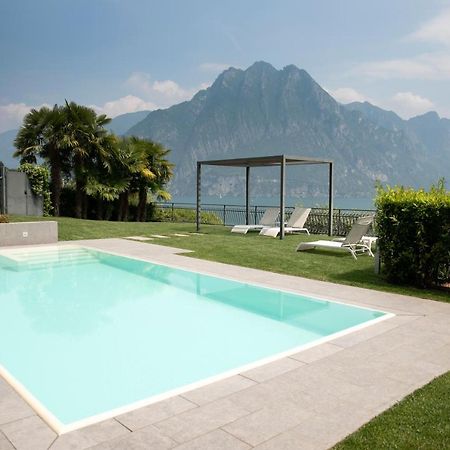 Ai Ronchi B&B Riva di Solto Exterior photo