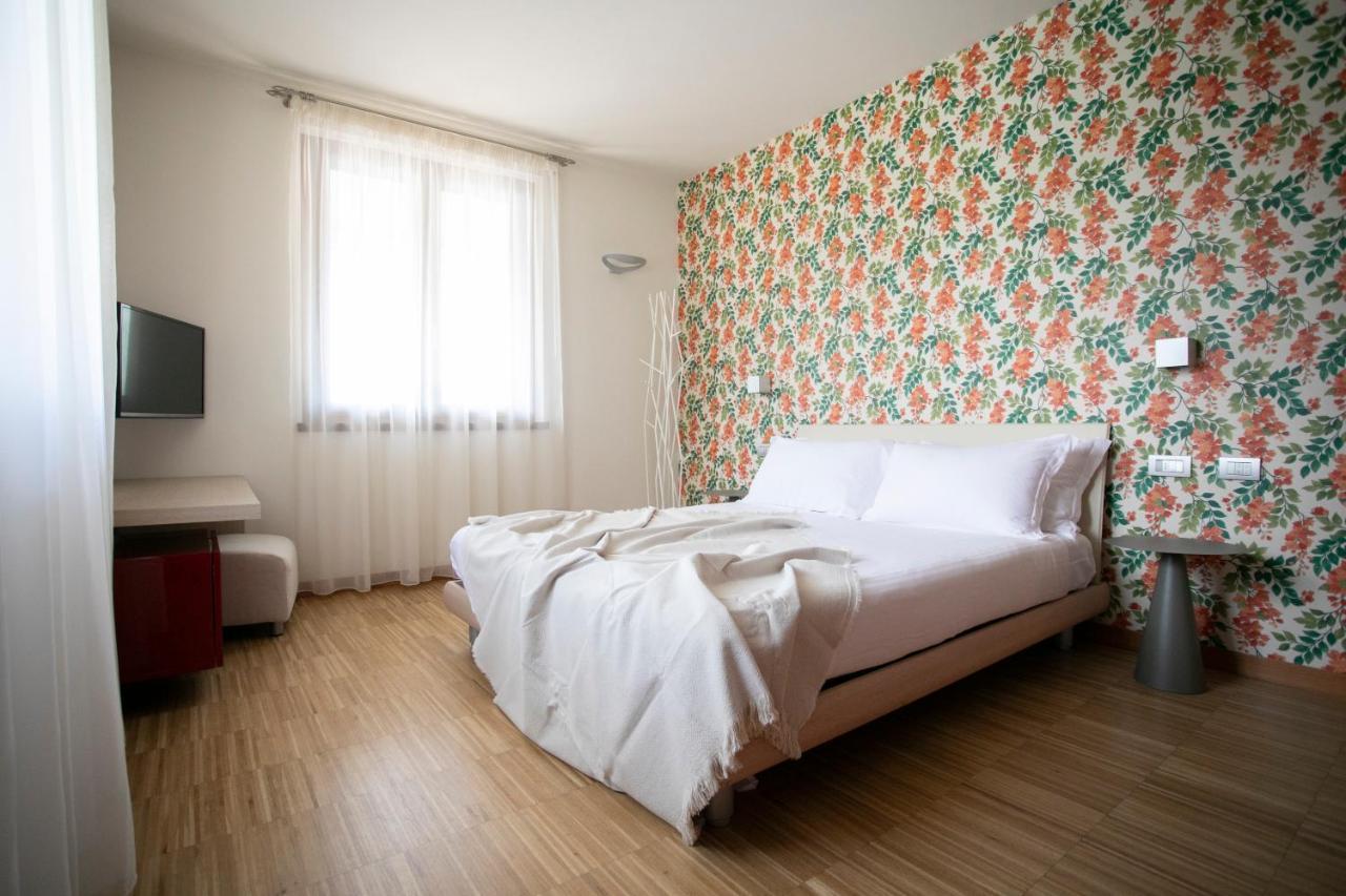 Ai Ronchi B&B Riva di Solto Exterior photo