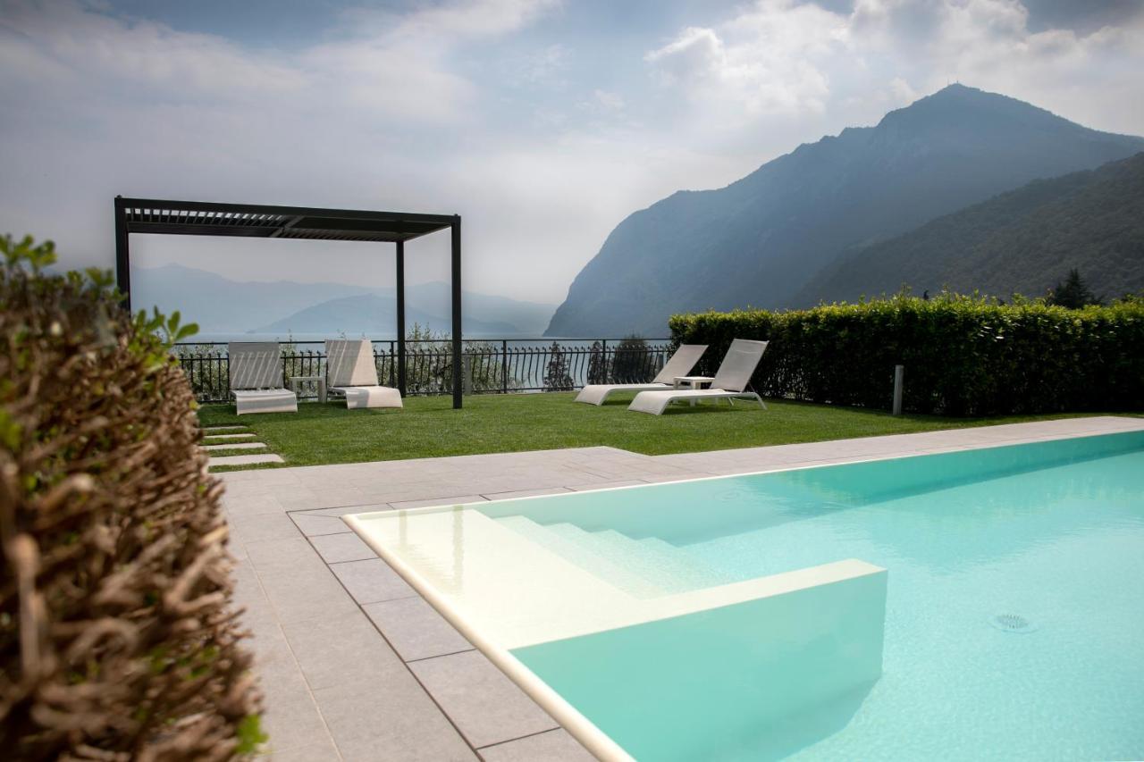 Ai Ronchi B&B Riva di Solto Exterior photo