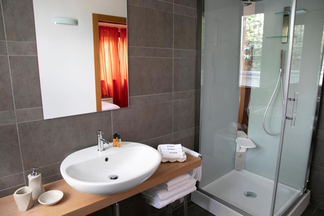 Ai Ronchi B&B Riva di Solto Exterior photo